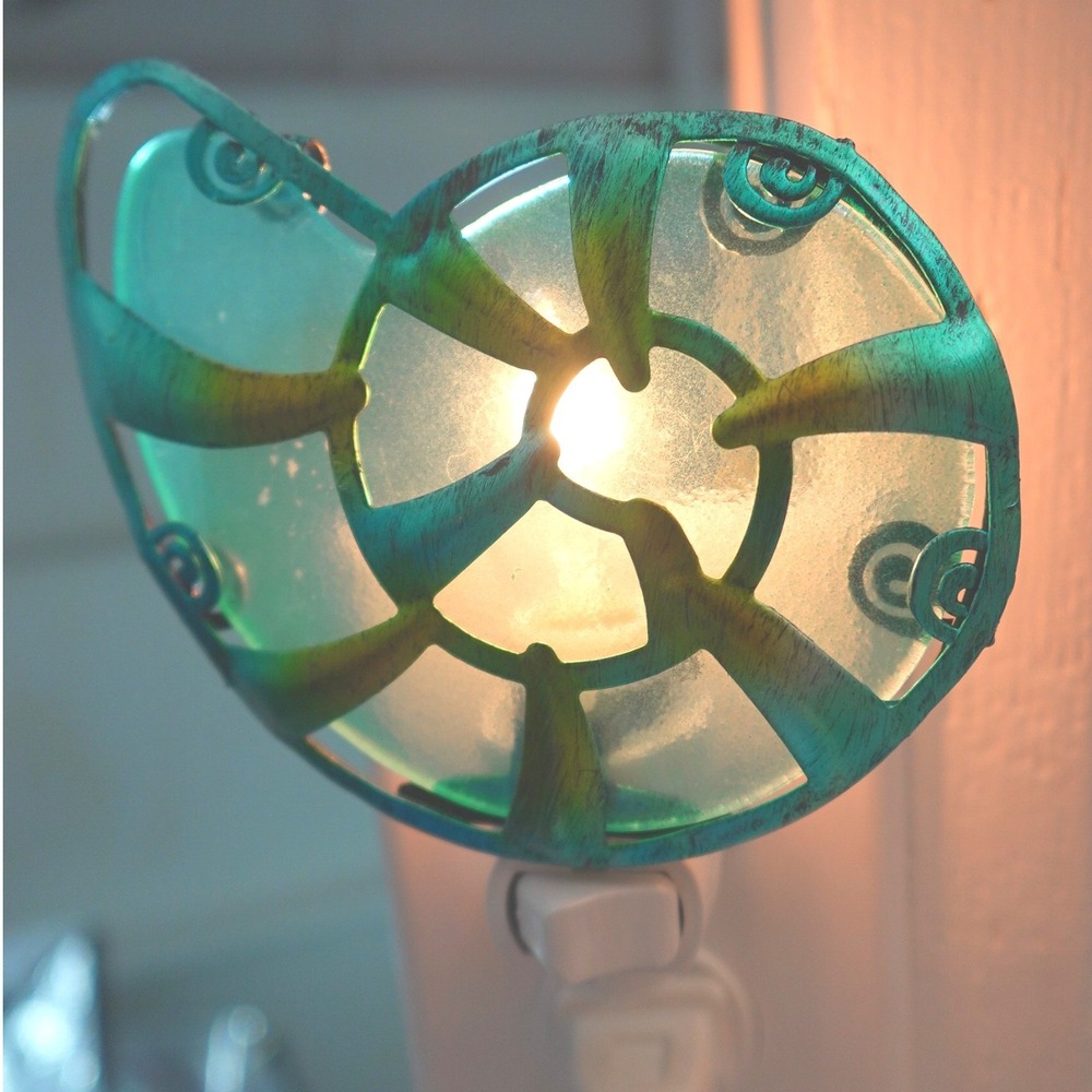 Sea Shell Glass Art Night Light Plug-In Wall Accent Coastal Nautical *tested